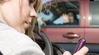 Texting And Driving May Not Lead To More Crashes